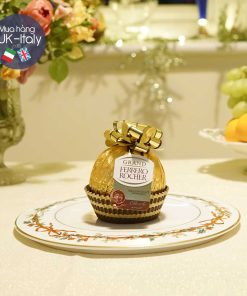 Socola Ferrero quả to - vỏ socola hạt phỉ & 1 quả socola nhỏ bên trong