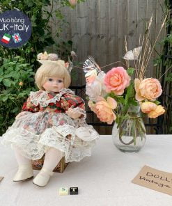 Búp bê ngồi váy đỏ ren hình gấu xinh xắn Bethany