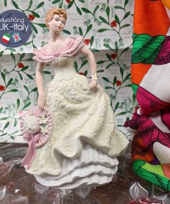 Cô sứ hoa ly men bích quy Wedgwood