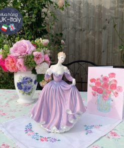 Cô sứ lilac ‘thông điệp tình yêu’