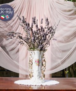 Lọ gốm trắng đúc nổi hoạ tiết hoa rạng rỡ