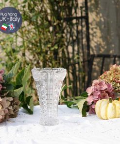 Lọ hoa dáng loe thuỷ tinh xưa hoa hồng mài mờ nổi c1950