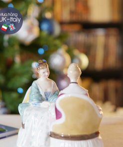 Tượng sứ đôi tiểu thư nắm tay