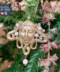 Treo trang trí thần nhân ái