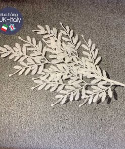 Cành lá trắng nhũ ánh