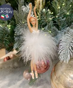 Cô tiên ba lê váy lông trắng